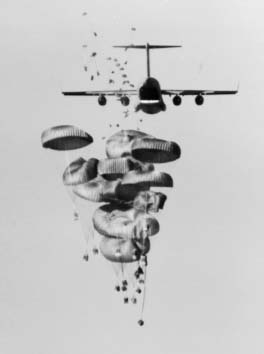 C-17_airdrop